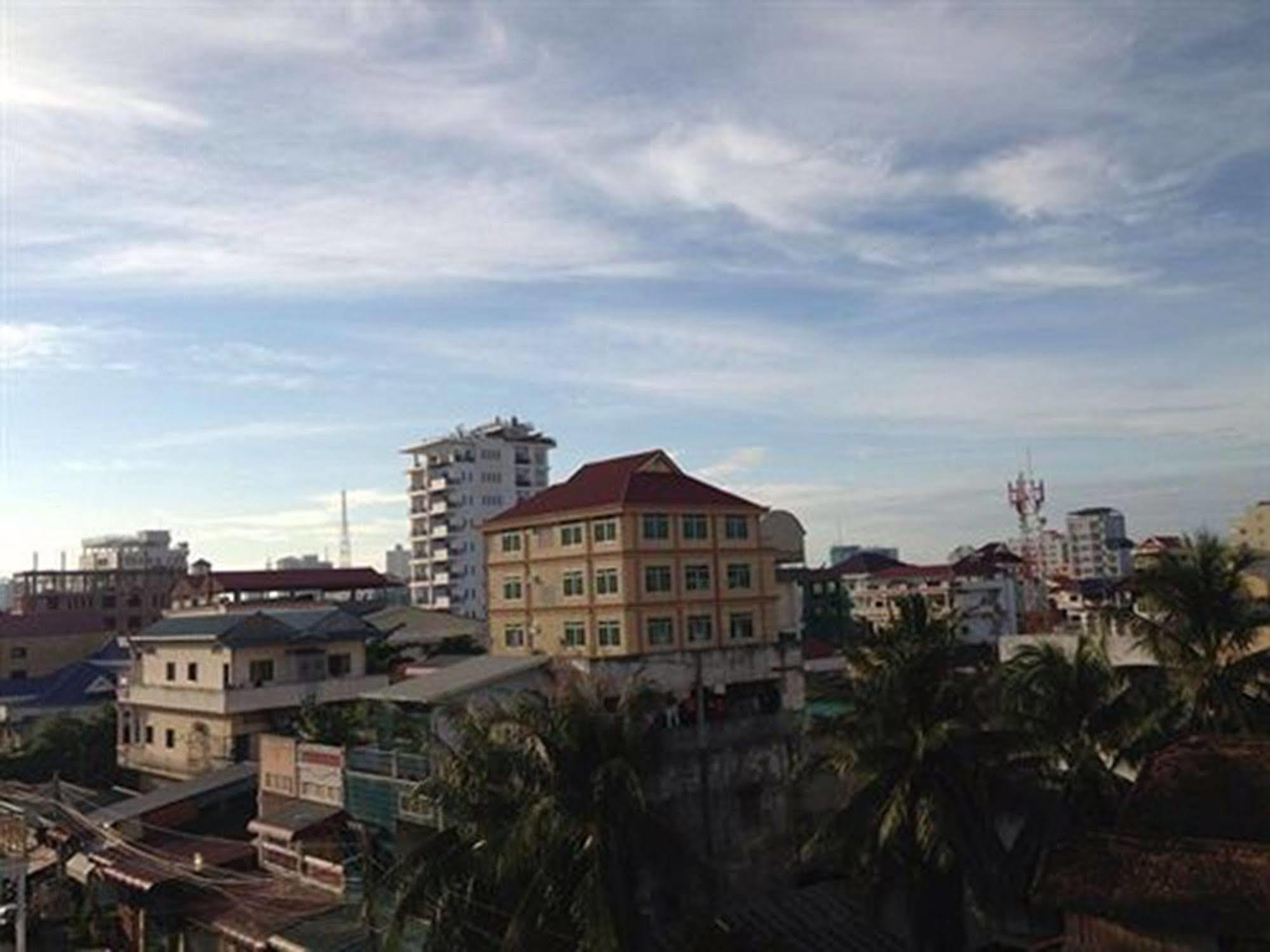 Homeland Guesthouse Phnom Penh Esterno foto
