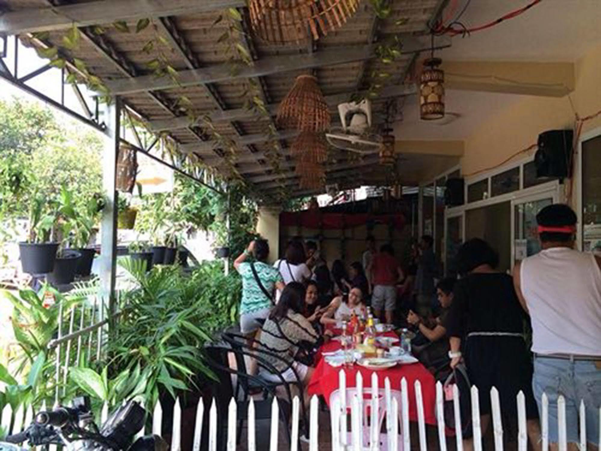 Homeland Guesthouse Phnom Penh Esterno foto
