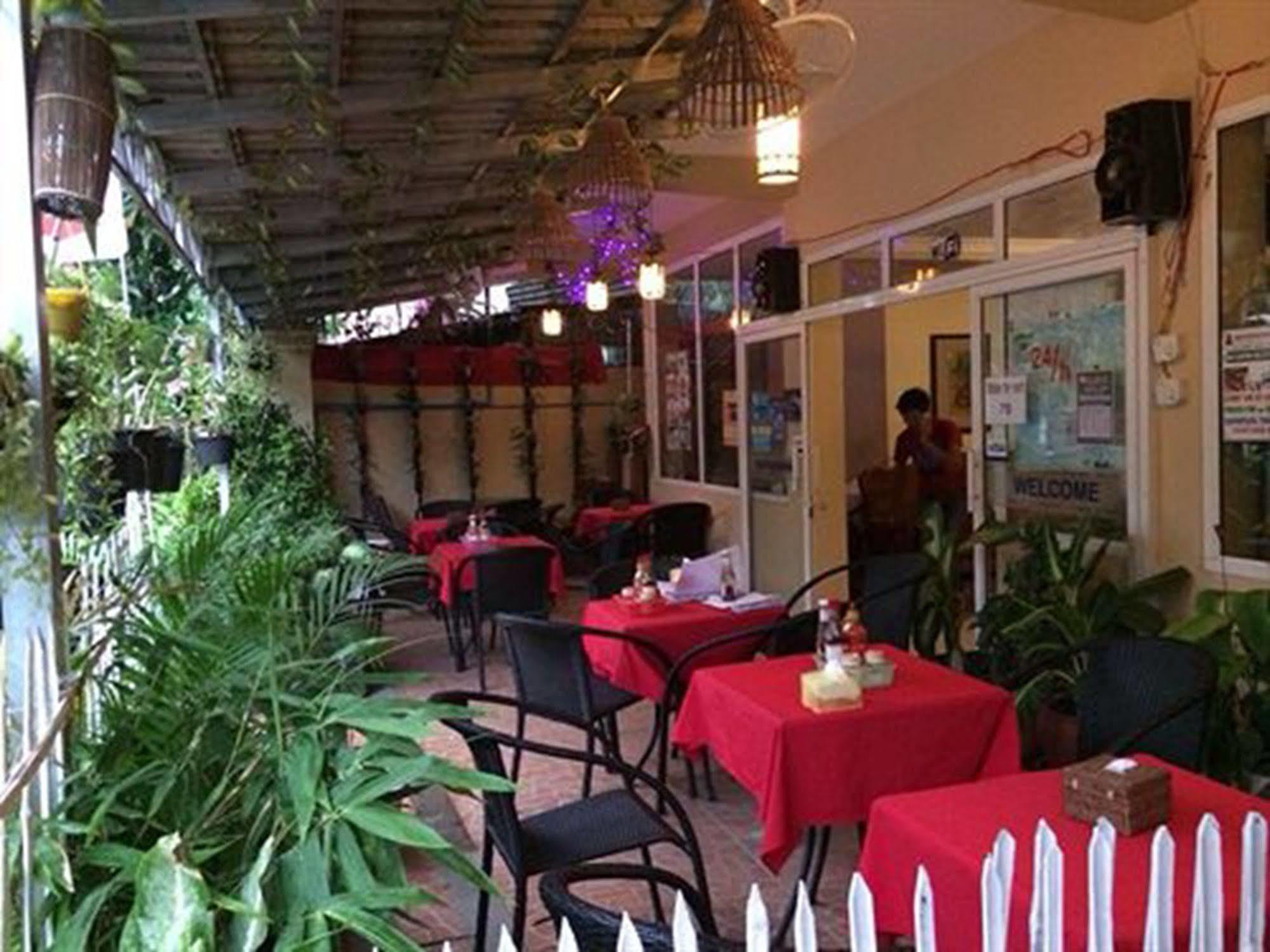 Homeland Guesthouse Phnom Penh Esterno foto